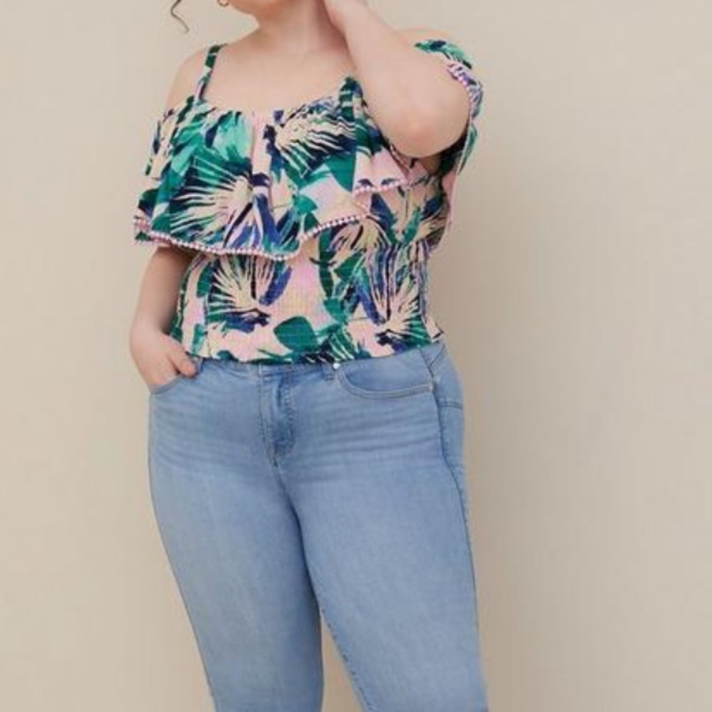 Torrid crinkle gauze cold shoulder ruffle top size 3X